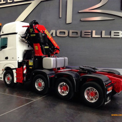 Mercedes Actros II gigaspace 8 x 8 with Palfinger Mercedes Actros II gigaspace 8 x 8 with Palfinger